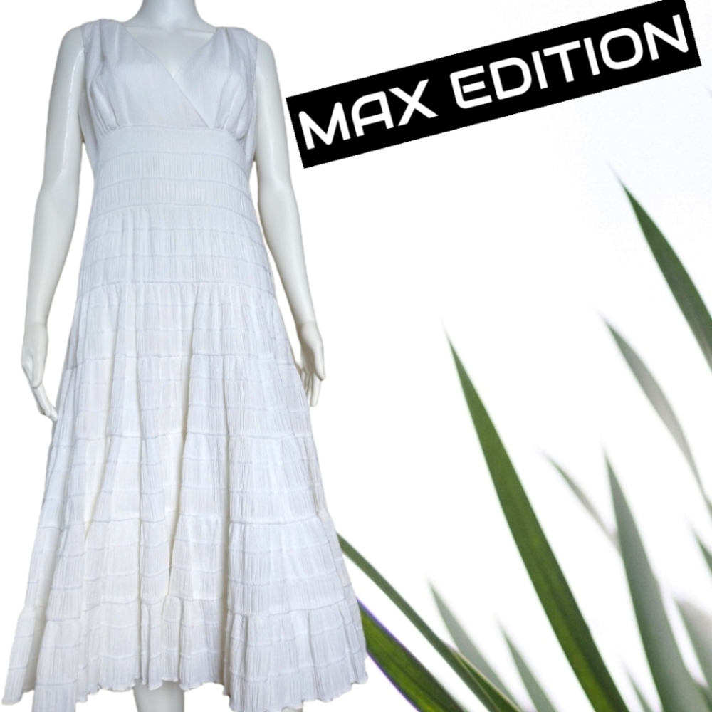 Max Edition White Sleeveless Maxi Pleated Dress size 8